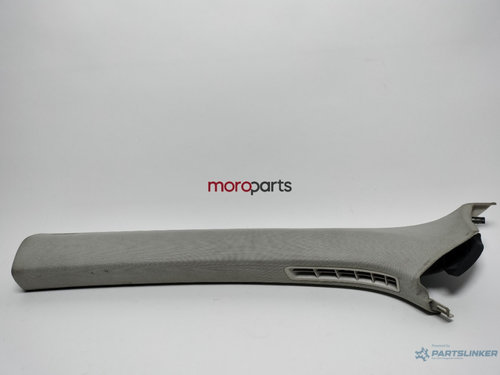 Ornament stalp parbriz stanga Volkswagen Golf 5 (1K) Kombi 2009 1.9 TDI OEM 1K5867233B