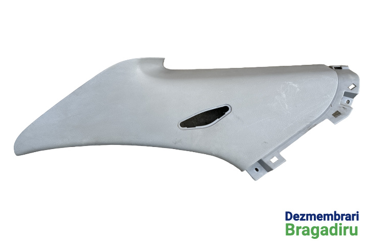Ornament stalp spate dreapta Cod: 85842-3E000 Kia Sorento [2002 - 2006] SUV 2.5 CRDi 4WD MT (140 hp) Cod motor: D4CB
