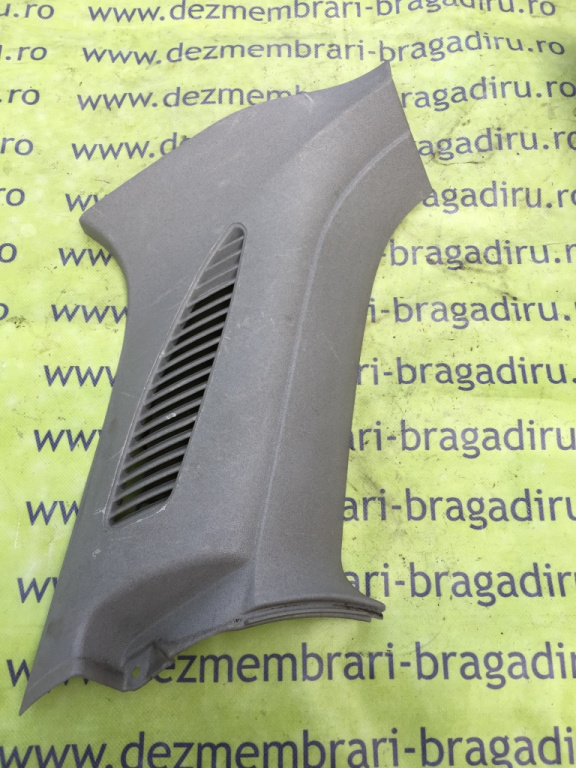Ornament stalp stanga spate Ford Focus [1998 - 2004] wagon 5-usi 1.8 MT (116 hp) (DAW DBW) (DNW-EYDF1) 16V - EYDF