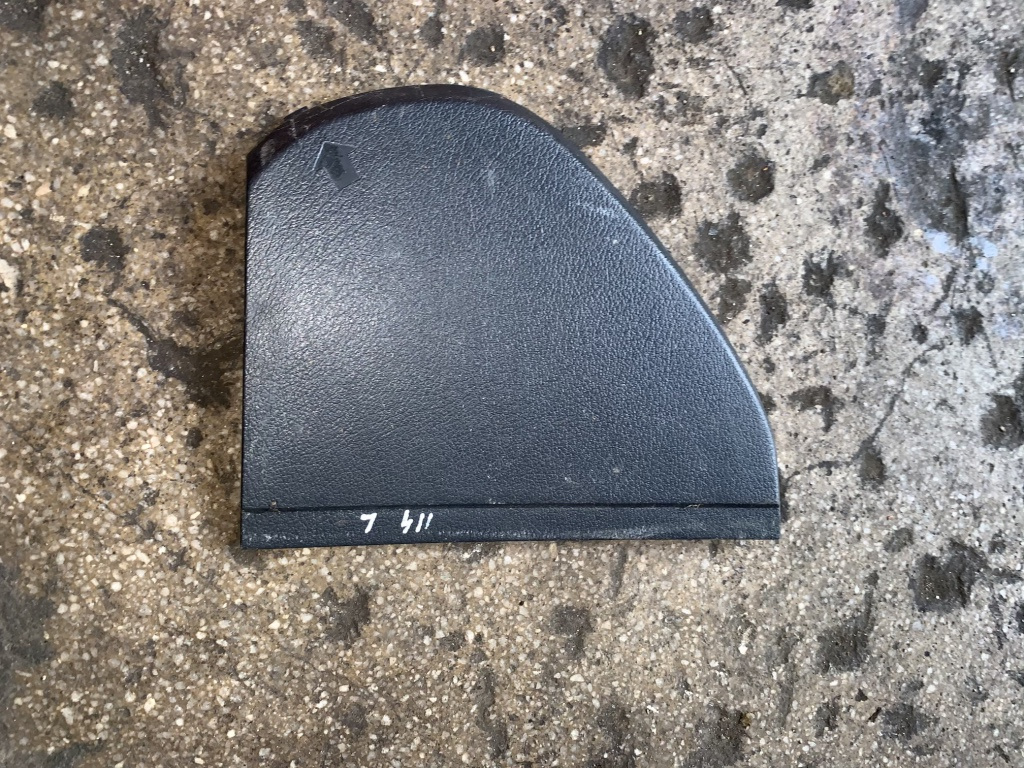 Ornament stanga bord Skoda Octavia [1996 - 2000] Liftback 5-usi 1.6 MT (75 hp) (1U2) 8V