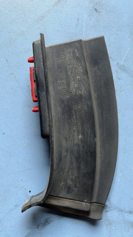 Ornament stop Vw Passat B6 1.6 TDI , transmisie manuala , cod motor CAYC , an 2010 cod 3C9945311A