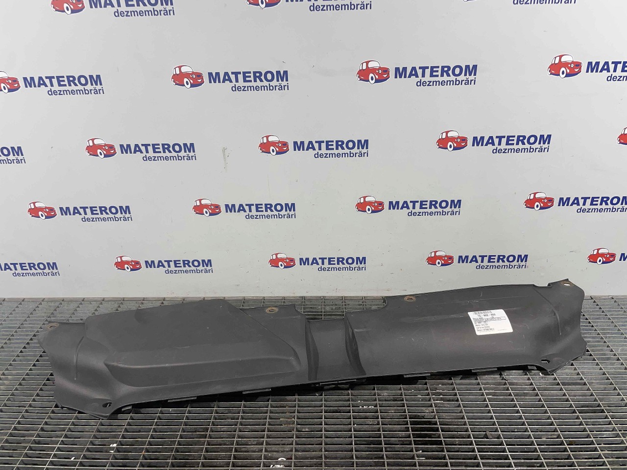 ORNAMENT SUB CAPOTA FATA AUDI A5 3.0 TDI - (2007 2011)