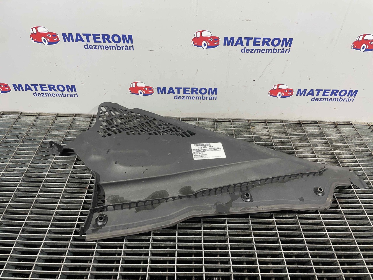 ORNAMENT SUB CAPOTA FATA BMW SERIA 3 F 30 2.0 D - (2011 2018)