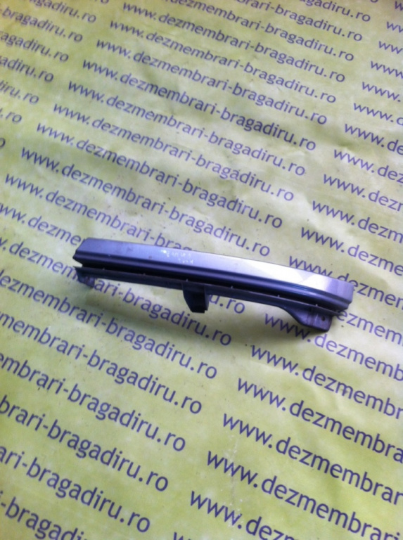 Ornament sub far stanga Opel Zafira A [facelift] [2003 - 2005] Minivan 5-usi 1.6 MT (101 hp) (F75_)