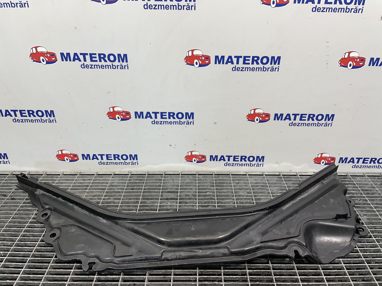 ORNAMENT SUPERIOR BMW SERIA 1 F20 2.0 D - (2011 2015)