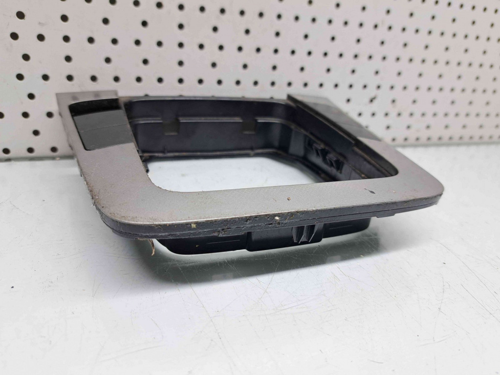 Ornament timonerie Volkswagen Passat B6 Variant (3C5) [Fabr 2005-2010] 3C0864263