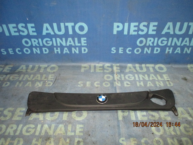 Ornament trager BMW E60; 7801282 (o ureche de prindere rupta)