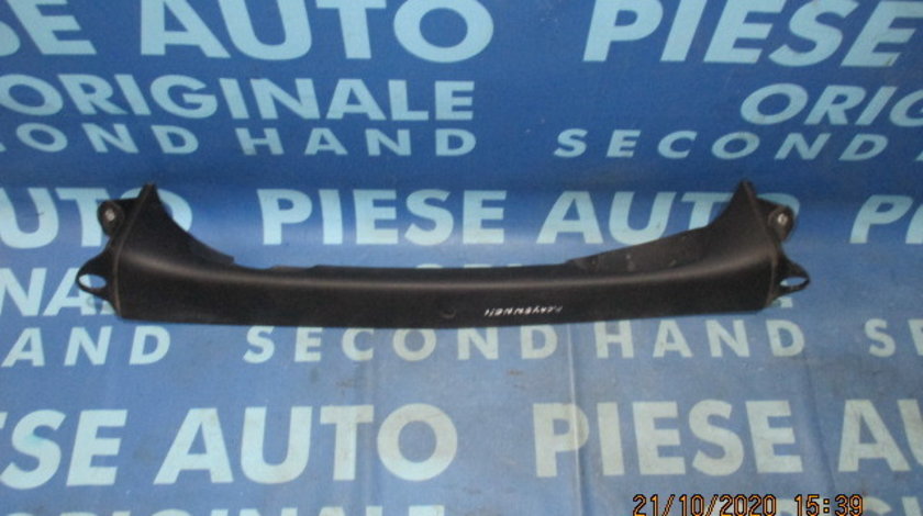 Ornament trager Porsche Cayenne; 7L5805583B