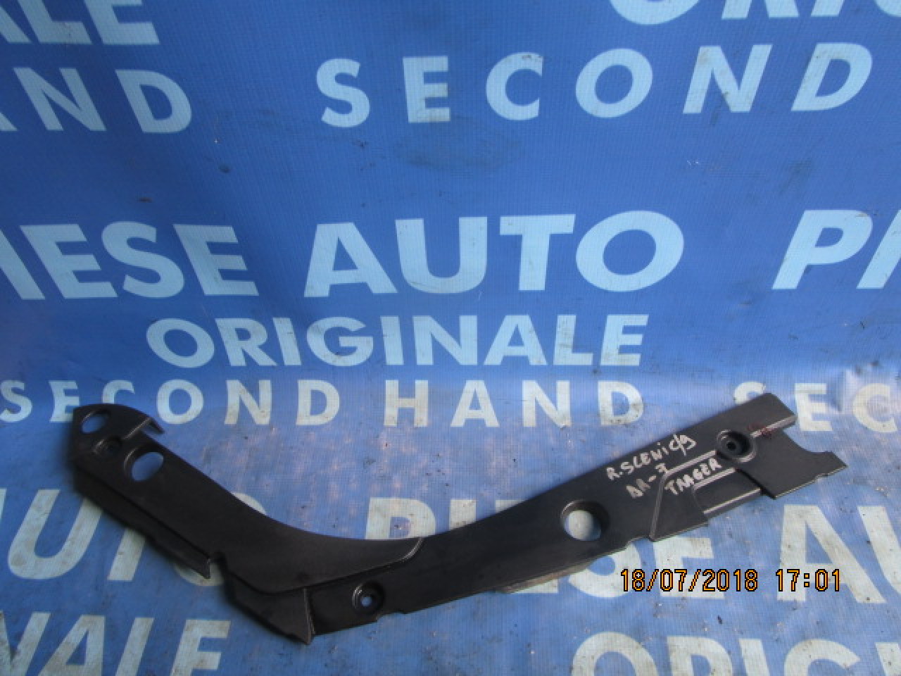 Ornament trager Renault Scenic;8200187673 // 8200187674