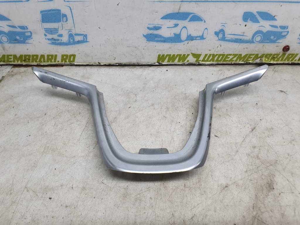 Ornament volan 306703210s84 Opel Astra J [2009 - 2012] 1.7 cdti A17DTJ