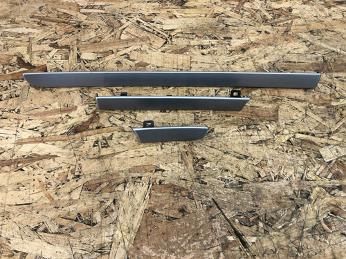 Ornamente bord aluminiu VW Touran 2.0TDI DSG sedan 2008 (1T1858415C)