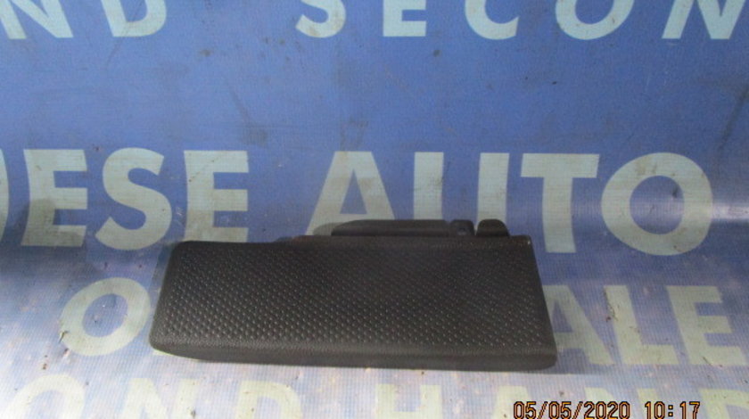 Ornamente interior VW Golf Plus 2005;  1K1864777B (odihnitor picior)