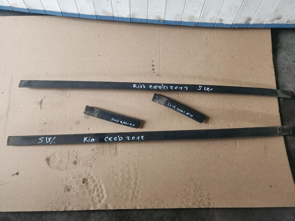 Ornamente plafon exterior Kia Ceed 1.6CRDI combi an de fabricatie 2011
