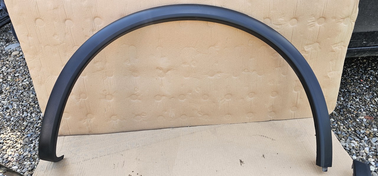 Overfender  / Bandou aripa dreapta spate Porsche Cayenne 2010 2011 2012 2013 2014