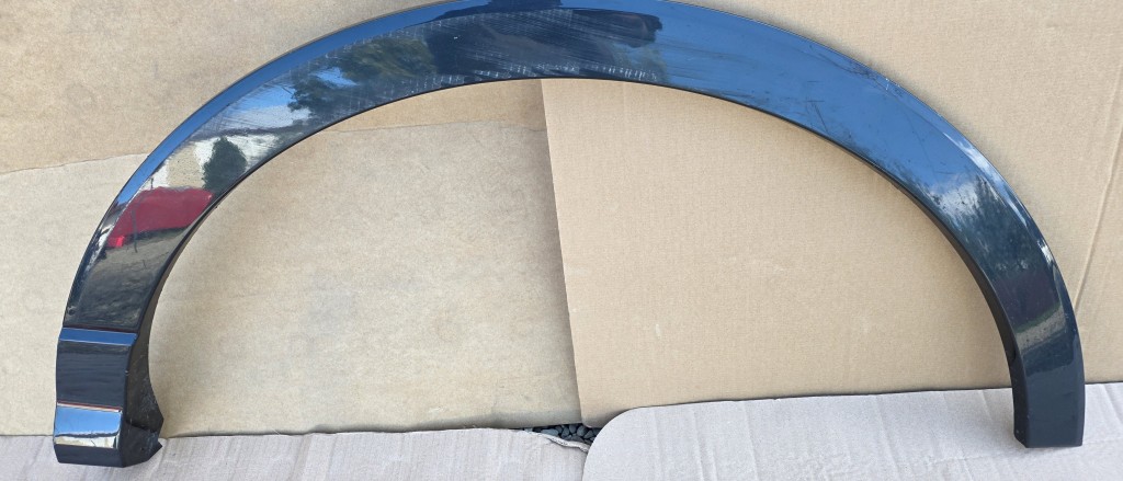 Overfender / Bandou Aripa stanga spate AUDI Q3 F3B 2019 2020 2021 2022