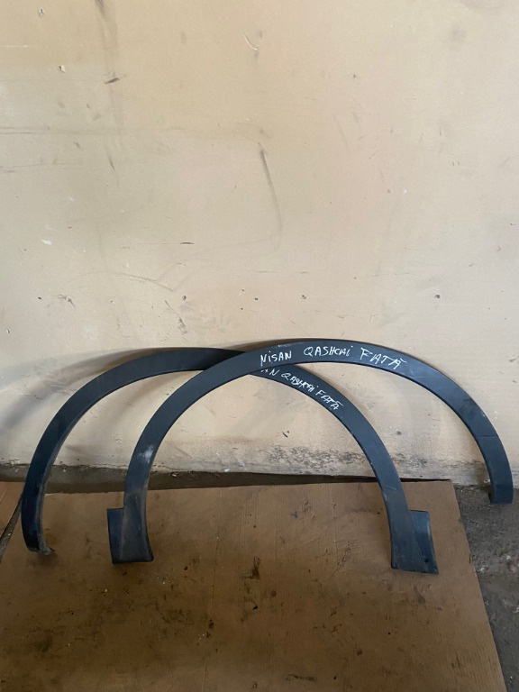 Overfender Nissan Qashqai 2.0 I an de fabricatie 2012
