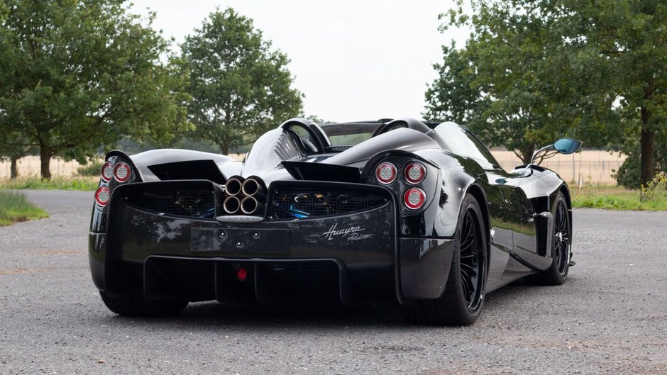 Pagani Huayra Roadster de vanzare