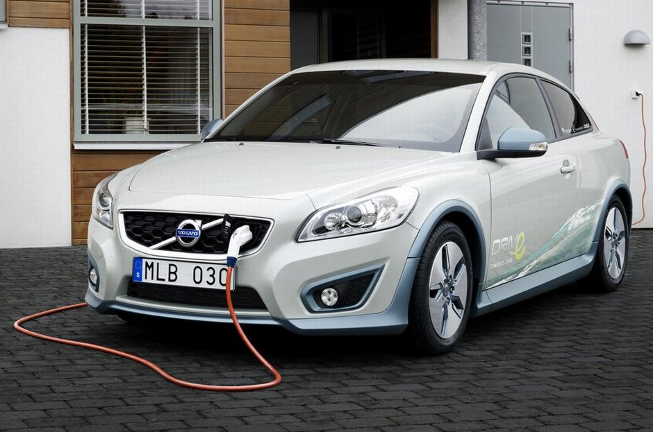 Pai se putea altfel? Volvo C30 se anunta electric, la Paris Pai se putea altfel? Volvo C30 se anunta electric, la Paris