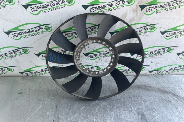 Paleta electroventilator 058 121 301 B Volkswagen VW Passat B5 [1996 - 2000] wagon 1.8 Syncro MT (125 hp)