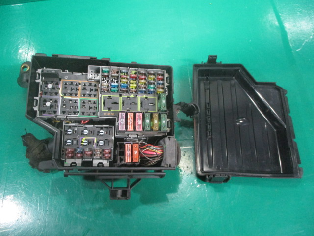 PANOU / BLOC SIGURANTE / RELEE OPEL CORSA C 1.3 CDTI FAB. 2000 – 2009 ⭐⭐⭐⭐⭐