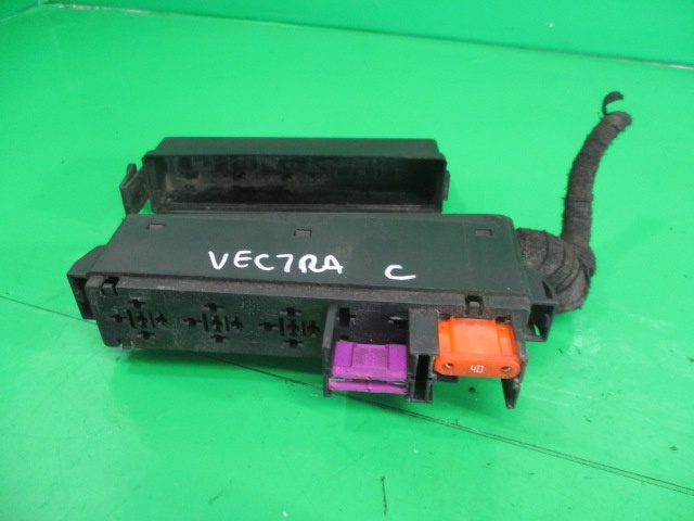 PANOU / BLOC SIGURANTE / RELEE OPEL VECTRA C 1.9 CDTI FAB. 2002 – 2009 ⭐⭐⭐⭐⭐