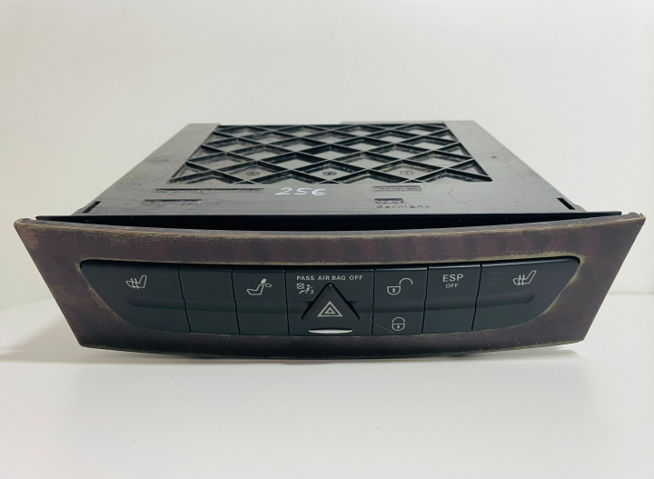 Panou butoane bord consola centrala A2116800552 Mercedes-Benz E-Class W211/S211 [2002 - 2006]