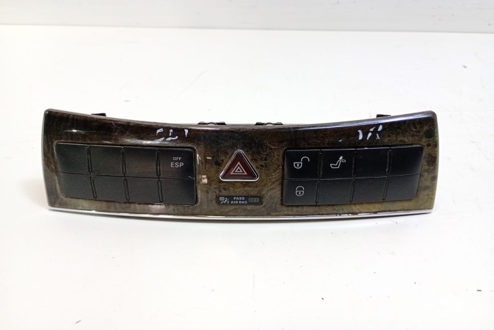 Panou butoane Buton avarie A2096890031 Mercedes-Benz CLK-Class C209/A209 [2002 - 2005]