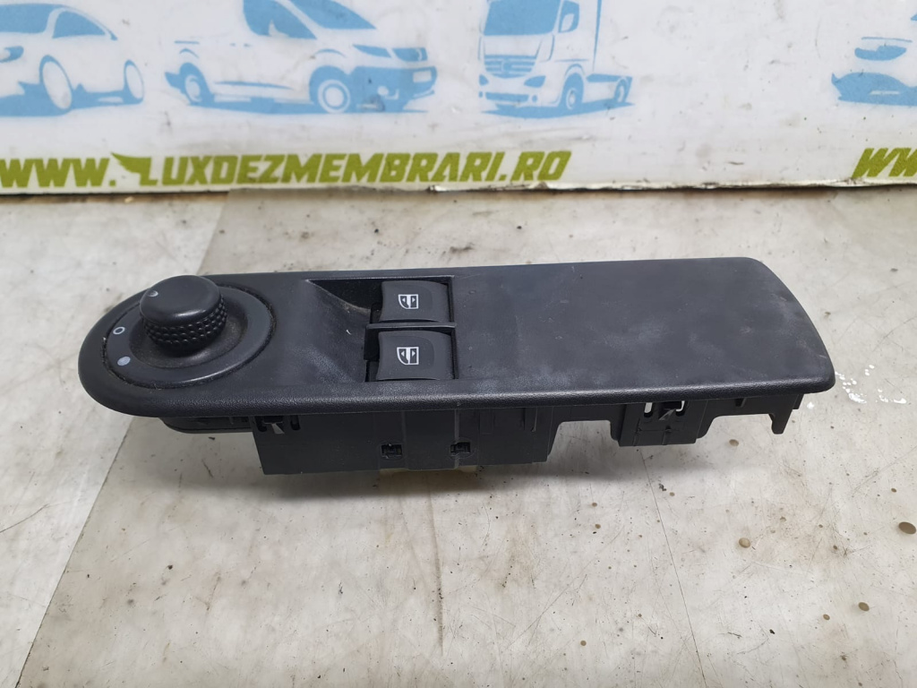 Panou butoane comanda geamuri 809611667r Renault Clio 4 [2012 - 2020] 1.5 dci K9K612