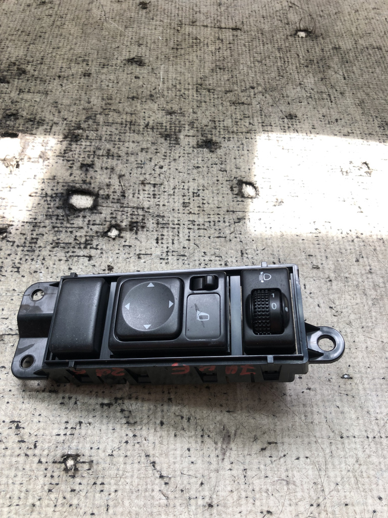 Panou butoane comutare Nissan Juke 1.6 Benzina 2015, 25190BV80A