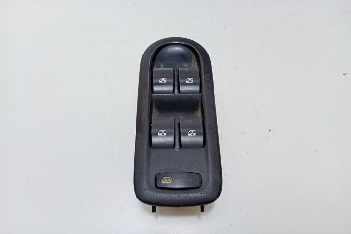 Panou butoane geamuri electrice 8200160603 Renault Megane 2 [2002 - 2006]