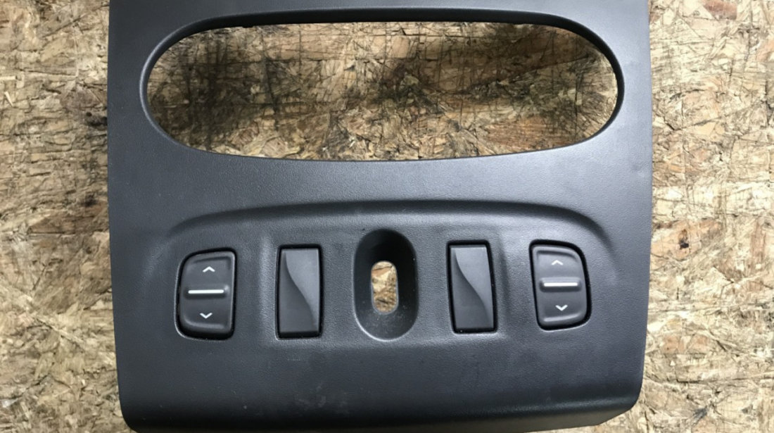 Panou butoane geamuri fata Dacia Sandero 0.9 Tce, Manual hatchback 2014 (275009384R)