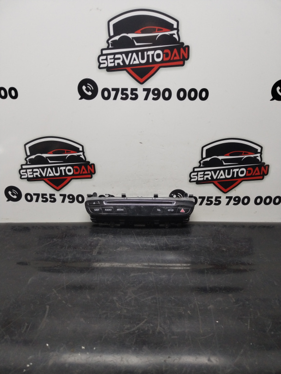 Panou butoane Mercedes-Benz C-Class (2015->) [W205] 2.2 Motorina 2017, A2059055201 / CU BUTON AVARIE / CU BUTON RADIO / CU BUTON MEDIA / CU BUTON TELEFON / CU BUTON NAVIGATIE