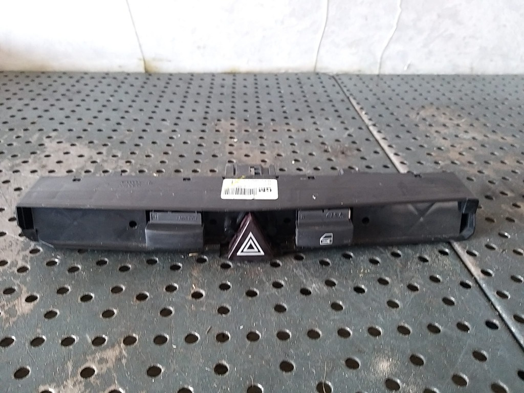 Panou buton avarii inchidere centralizata opel astra h 13100105