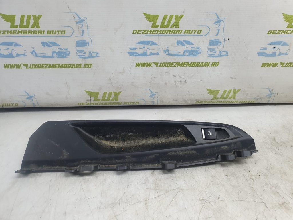 Panou buton geam dreapta fata 9208107-02 BMW X6 F16 [2014 - 2020] M50D 3.0 D N57D30C