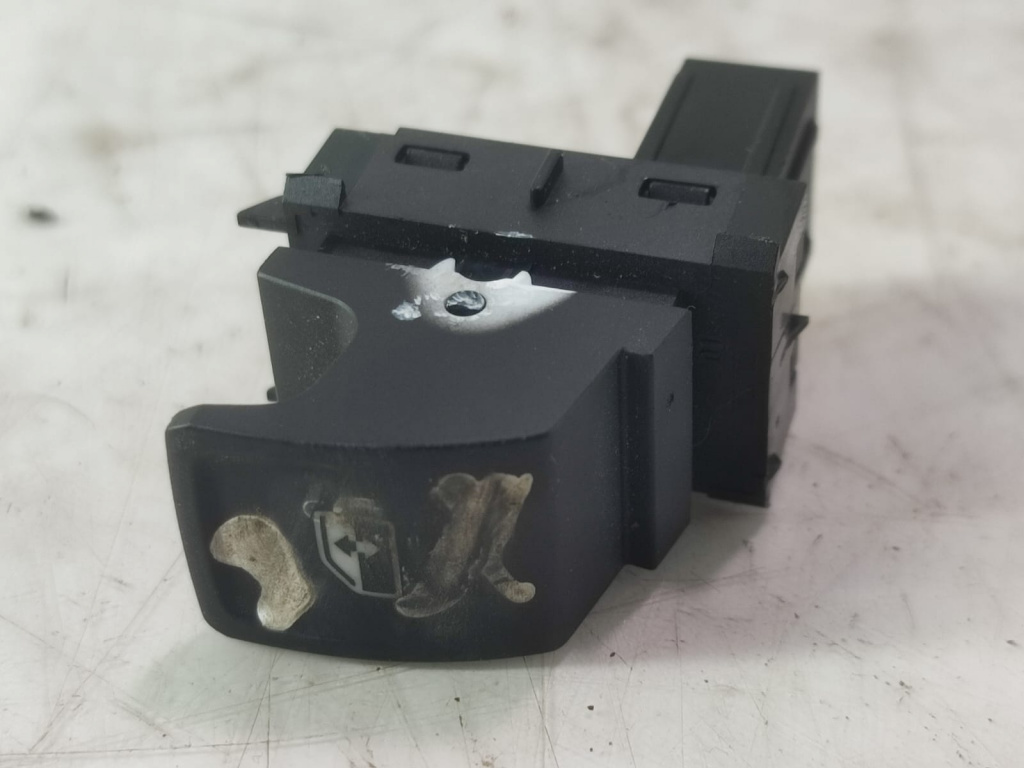 Panou buton geam stanga spate 5G0959855K Skoda Karoq [2017 - 2020] 1.5 tfsi DXDB