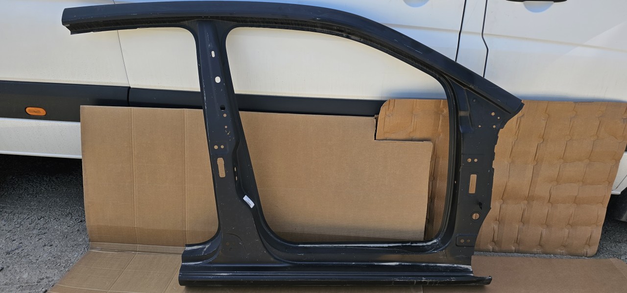 Panou / Cadru lateral dreapta prag / stalp Skoda CitiGo 2017 2018 2019 2020