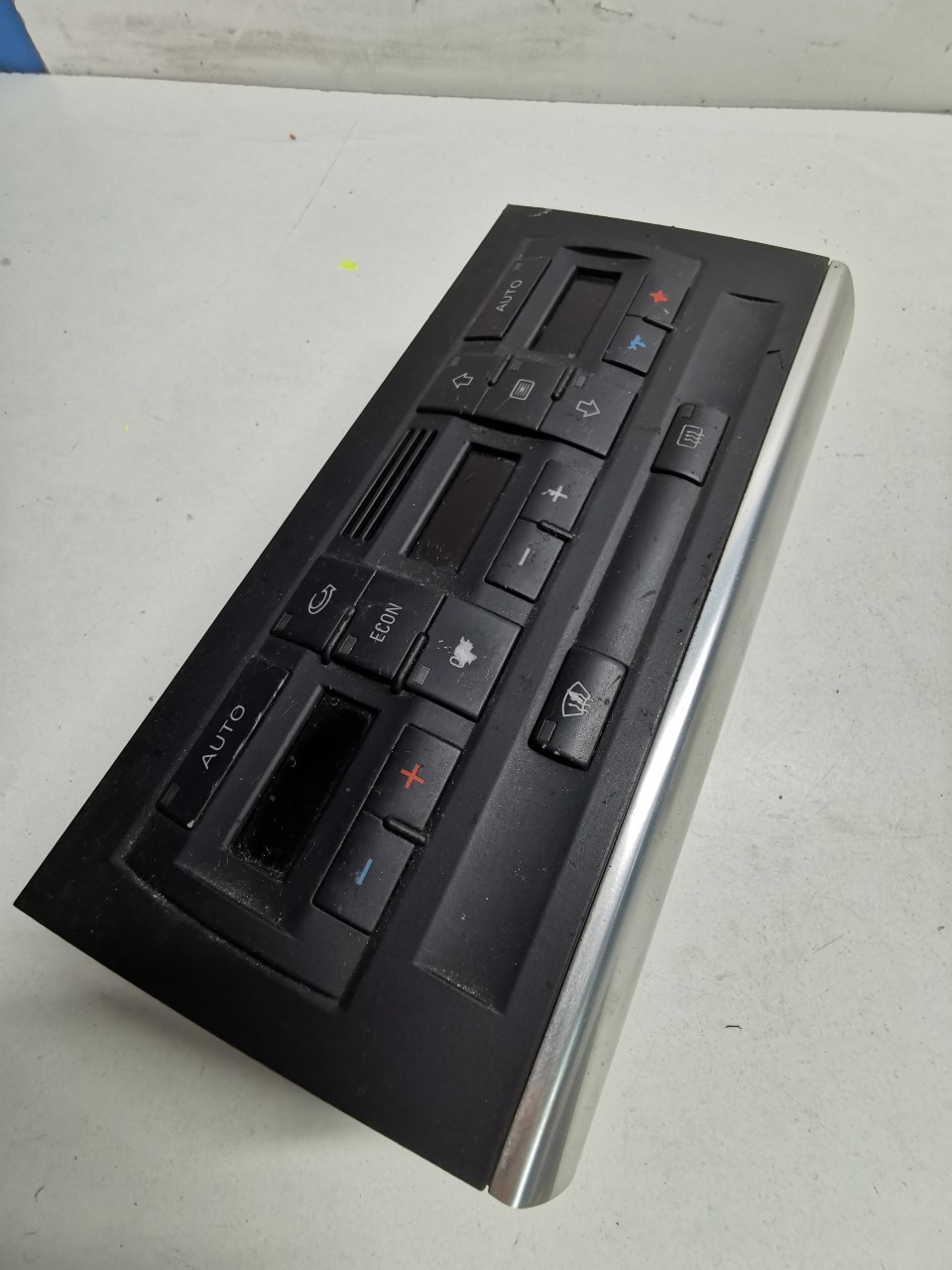Panou clima 1 din Audi A4 B7 8E0820043BL climatronic comanda AC aer conditionat