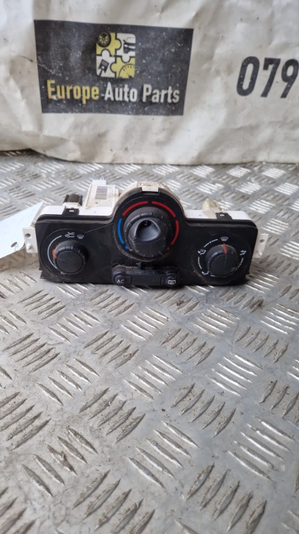 Panou clima Renault Megane 2 an fabricatie 2007 cod 89420003
