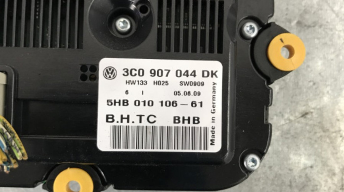 Panou climatronic Volkswagen Passat B6 Variant 1.6 TDI BlueMotion Manual, 105cp sedan 2010 (3C0907044DK)