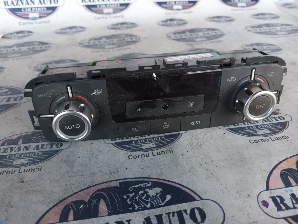 Panou comandă climă Volkswagen Touareg 2012, 7P6907040AG