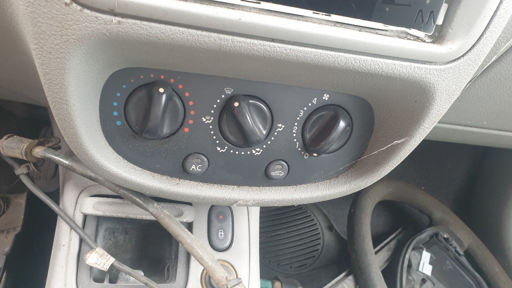 Panou comanda AC clima Renault Clio 2 2005 Limuzina 1.5 dci