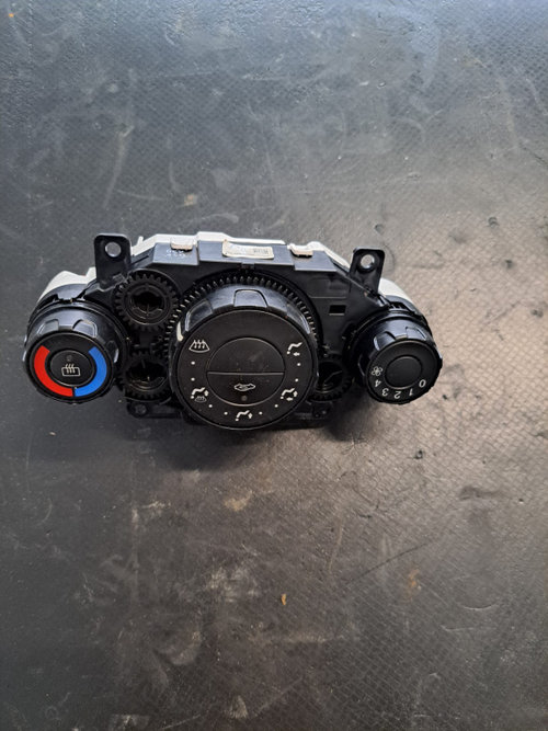 Panou comanda AC Ford Fiesta 6 - COD 8A61-18549-AE