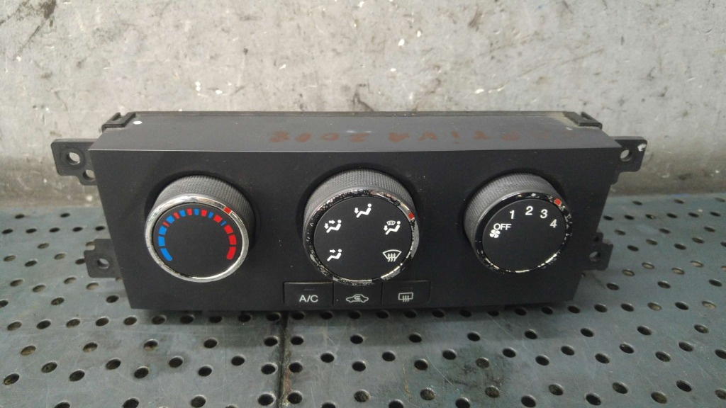Panou comanda clima ac chevrolet captiva c100 c140 96820193