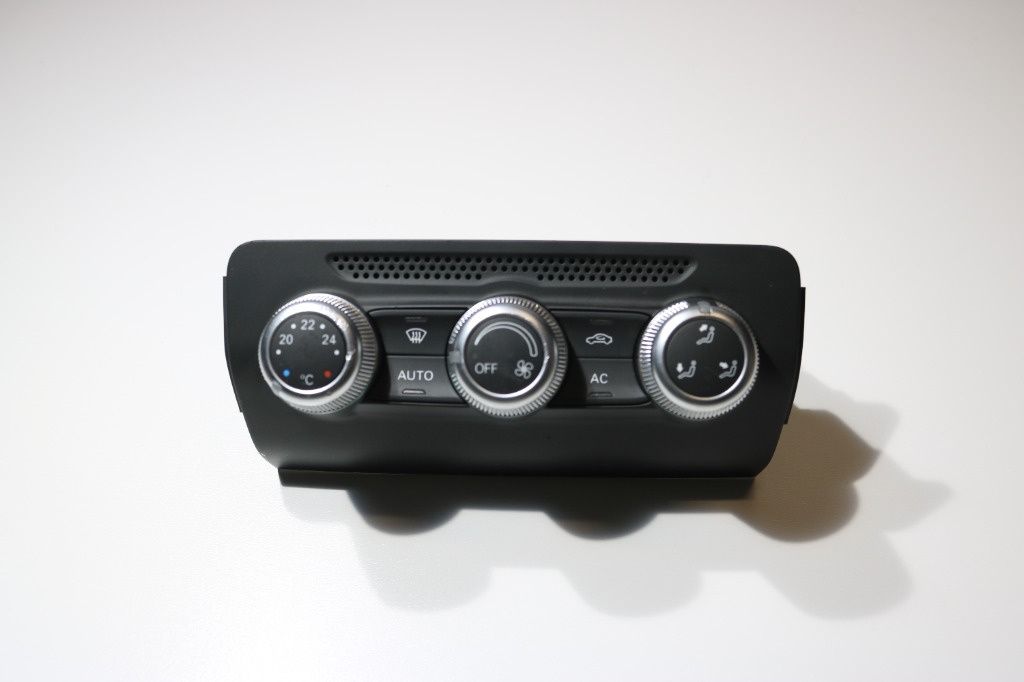 Panou comanda clima Audi A1 8X0820043A