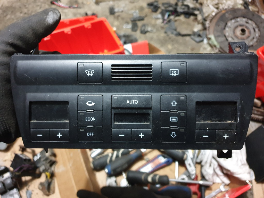 Panou Comanda Clima Audi A6 2001 COD:4B0820043AE