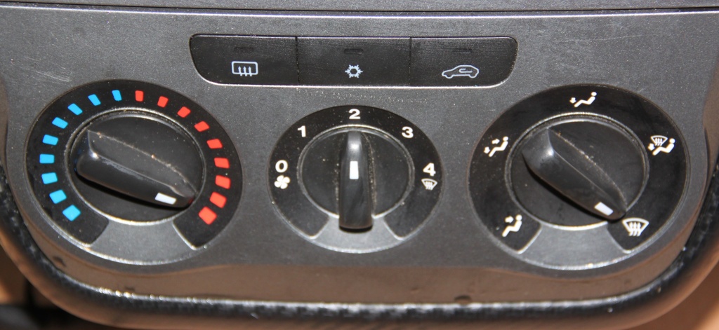 Panou comanda clima Fiat Grande Punto cod: 7354845220 model 2008