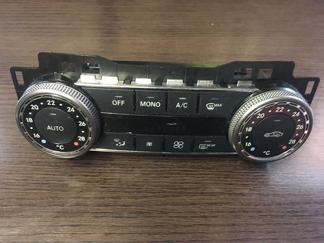 Panou comanda clima Mercedes C class w204 an 2010
