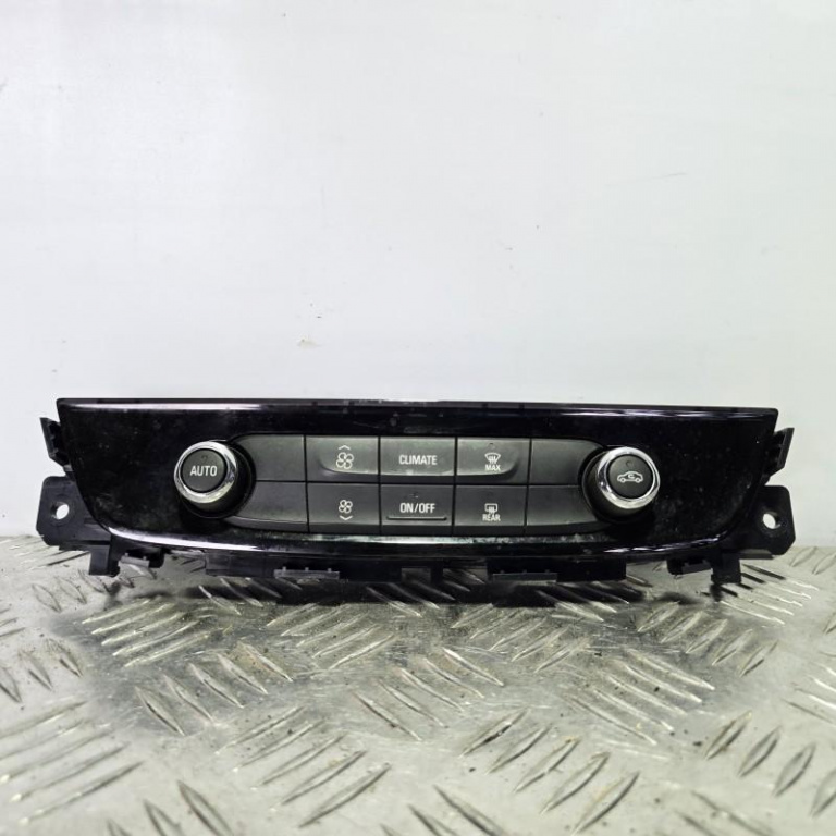 Panou Comanda clima Opel Insignia B 2017-2020 39113537