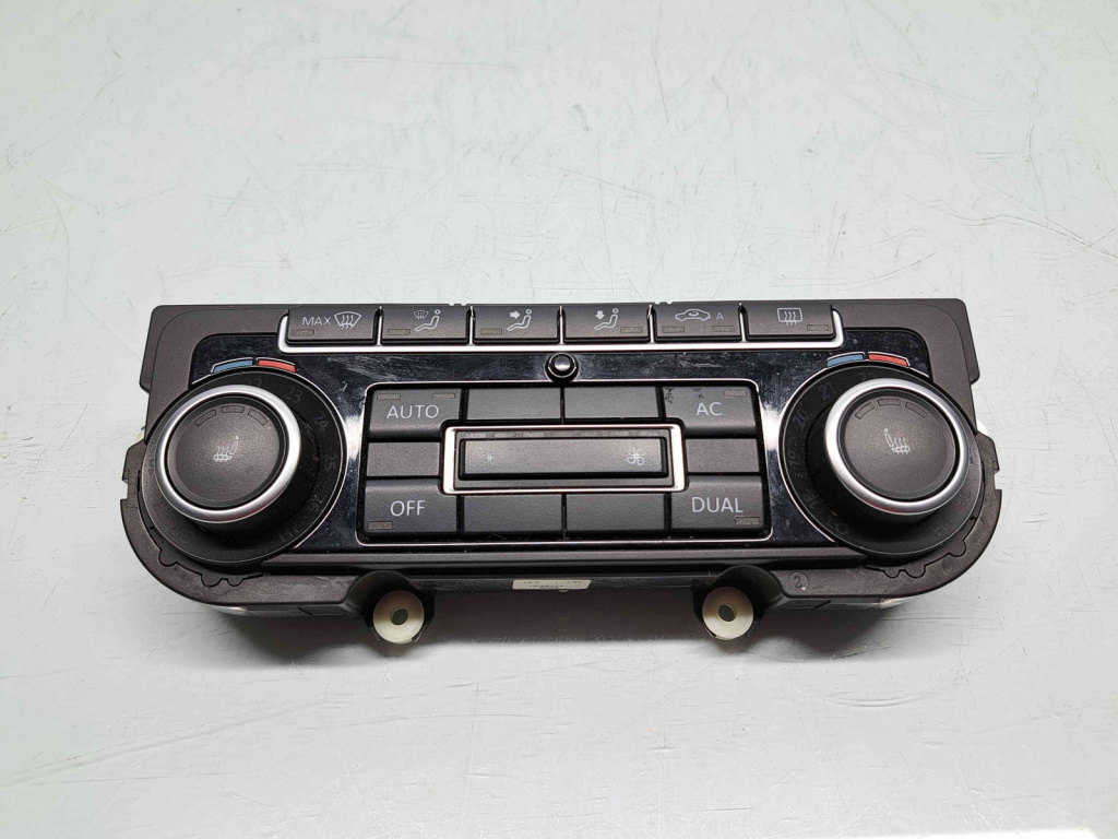Panou comanda clima Volkswagen Passat B7