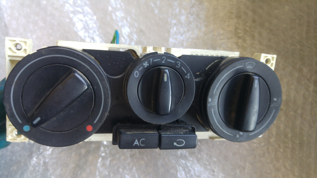 Panou comanda clima vw golf 4 1j0820045f